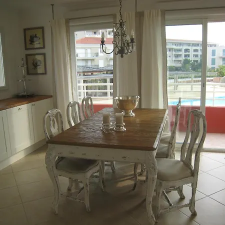 아파트 Beachside With Sea View *